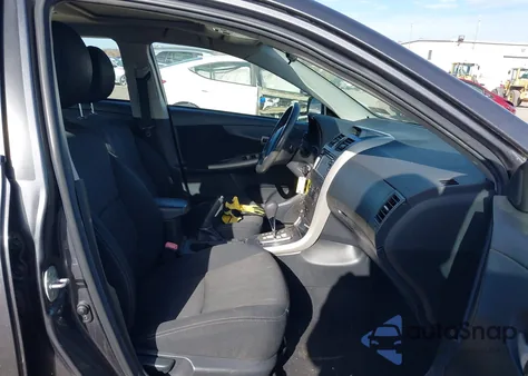 2013 Toyota Corolla S z USA, uszkodzony, nr VIN 2T1BU4EE5DC021138